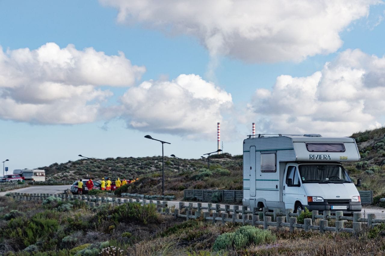Fly-drive of camper