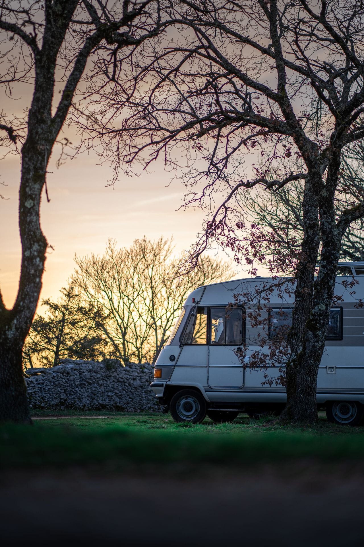 pad in eigen land met een camper-occasion